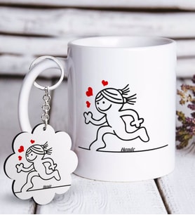 BK Gift Kişiye Özel Aşık Çöp Kadın Beyaz Kupa ve Anahtarlık Hediye Seti-1 (Model 1)
