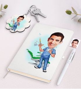 BK Gift Kişiye Özel Erkek Diş Hekimi Karikatürlü Beyaz Defter Kalem ve Anahtarlık Hediye Seti-4 (Model 1)