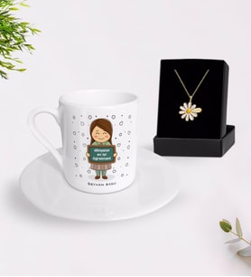 BK Gift Kişiye Özel Dünyanın En İyi Öğretmeni Türk Kahvesi Fincanı ve İsimli Papatya Kolye Hediye Seti-17 (Model 1)