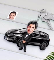 BK Gift Kişiye Özel Erkek Renault Kadjar Figürlü Plakalı Ahşap Karikatür Anahtarlık-2 (Beyaz)