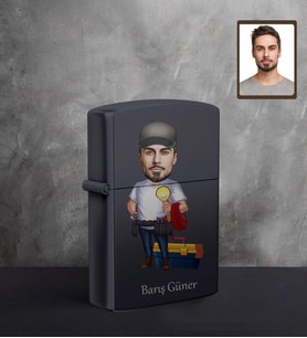 Kişiye Özel Elektrikçi Karikatürlü UV Baskılı Siyah Benzinli Çakmak Bay-1