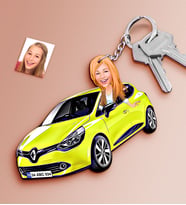 BK Gift Kişiye Özel Bayan Renault Megane Hatchback Figürlü Plakalı Ahşap Karikatür Anahtarlık (Beyaz)