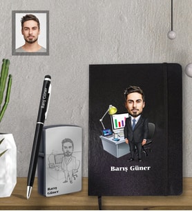 Kişiye Özel Öğretmen Karikatürlü  Siyah Defter Kalem Çakmak Hediye Seti  Bay-15 (Model 1)