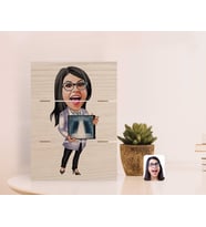 BK Gift Kişiye Özel Kadın Radyolojist Karikatürlü Otantik Masaüstü Ahşap Palet Çerçeve-1 (Beyaz)