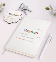 BK Gift Kişiye Özel Google Yılın En Güzel Kadını Beyaz Defter Kalem ve Anahtarlık Hediye Seti (Model 1)