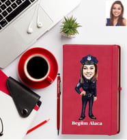 Kişiye Özel Polis Karikatürlü Kırmızı Defter Kalem Hediye Seti Bayan-2