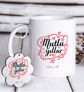 BK Gift Kişiye Özel Yılbaşı Mutlu Yıllar Beyaz Kupa ve Anahtarlık Hediye Seti-3 (Model 1)