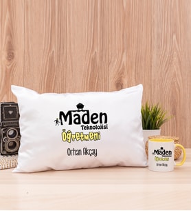 Maden Teknolojisi Öğretmeni Dikdörtgen Yastık ve Sarı Kupa Bardak