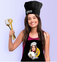 BK Gift Kişiye Özel Bayan Chef Karikatürlü Siyah Mutfak Önlüğü Aşçı Şapkası Seti-12