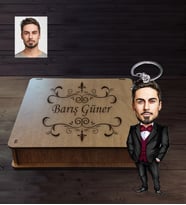 Kişiye Özel Patron Karikatürlü  Ahşap Anahtarlık Kutulu Bay-24