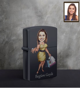 Kişiye Özel Bayan Karikatürlü UV Baskılı Siyah Benzinli Çakmak Model-3