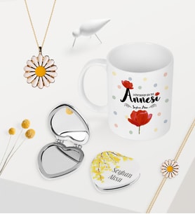 BK Gift Kişiye Özel Dünyanın En İyi Annesi Kupa Kalp Ayna Papatya Kolye Bileklik Seti-10 (Model 1)