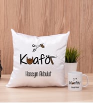 Erkek Kuaförü Kare Yastık ve Beyaz Kupa Bardak