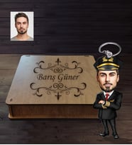 Kişiye Özel Pilot Karikatürlü  Ahşap Anahtarlık Kutulu Bay-2