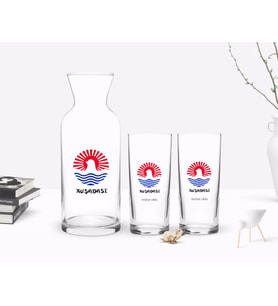 BK Gift Kişiye Özel Renkli Baskılı Kuşadası Tasarımlı Turistik İkili Rakı Bardağı ve Karaf Hediye Seti-1 (Beyaz)