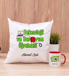 Teknoloji ve Tasarım Öğretmeni Kare Yastık ve Kırmızı Kupa Bardak