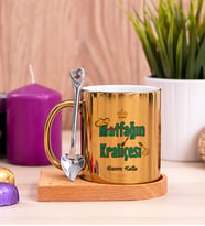 Mutfağın Kraliçesi Ahşap Altlıklı Gold Kupa Bardak