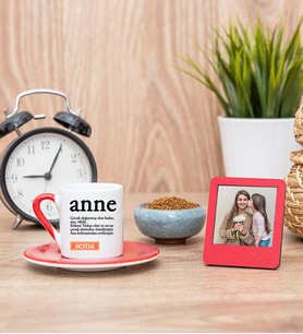 Anne Kelime Anlamı Kırmızı Kahve Fincanı ve Kırmızı Mini Fotoğraf Çerçevesi