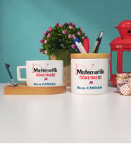 Matematik Öğretmeni Ahşap Altlıklı Fincan ve Kalemlik Seti