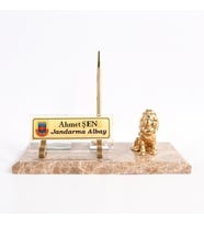 ASLAN BİBLO KREM RENK VİP SET MASA İSİMLİK HEDİYELİK OFİS MASA İSİMİLĞİ