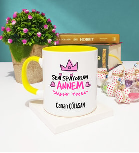 Anneye Doğum Günü Hediyesi Seni Seviyorum Annem Kupa Bardak Sarı