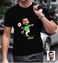 BK Gift Kişiye Özel Bay Yeşil Beyaz Futbolcu Karikatürlü Siyah T-Shirt