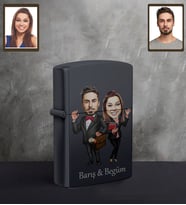 Kişiye Özel Avukat Arkadaş Karikatürlü UV Baskılı Siyah Benzinli Çakmak Model-1