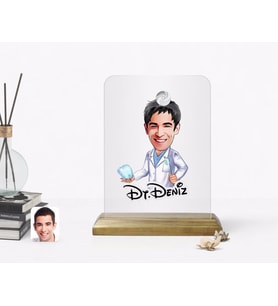 BK Gift Kişiye Özel Erkek Diş Hekimi Karikatürlü Ahşap Standlı Çerçeve-3 (Beyaz)
