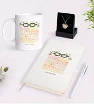 BK Gift Kişiye Özel Öğretmen Sözleri Beyaz Kupa Defter Kalem ve İsimli Papatya Kolye Hediye Seti-2 (Model 1)