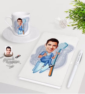 BK Gift Kişiye Özel Erkek Diş Hekimi Karikatürlü Beyaz Defter Kalem Türk Kahvesi Fincanı Seti-2 (Model 1)