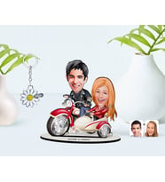 BK Gift Kişiye Özel Sevgililer Karikatürlü 3D Ahşap Biblo ve İsimli Silver Papatya Anahtarlık-12 (Model 1)