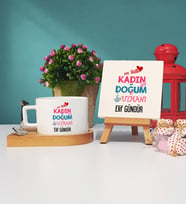 Mesajlı Kadın Doğum Uzmanı Ahşap Altlıklı Fincan ve Dekoratif Taş Baskı Hediye Seti