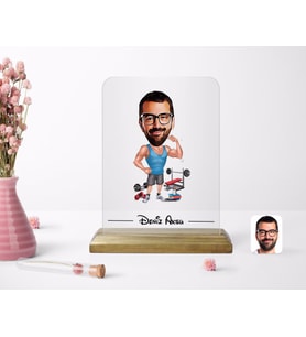 BK Gift Kişiye Özel Erkek Fitness Sporcusu Karikatürlü Ahşap Standlı Çerçeve (Beyaz)
