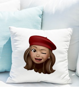 Emoji Kız Stiker Yastığı