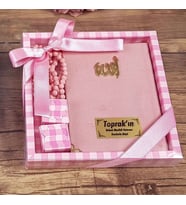 Hediyelik Yasin Kitabı Kadife Kaplı (Çanta Boy), Kokulu Tesbih, Asetat Kutulu (20×20) Mevlid Paketi-Pembe (Model 1)