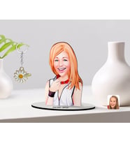 BK Gift Kişiye Özel Kadın Karikatürlü 3D Ahşap Biblo ve İsimli Gold Papatya Anahtarlık-35 (Model 1)