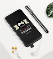 BK Gift Kişiye Özel Benim Yakışıklı Babam Siyah 5000 mAh Powerbank ve Kalem Seti (Model 1)