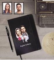Kişiye Özel Gelin Damat Karikatürlü Siyah Defter Kalem Hediye Seti   Mod-1
