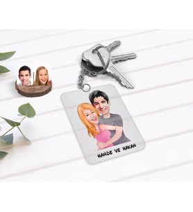 BK Gift Kişiye Özel Sevgililer Karikatürlü Şeffaf Pleksi Anahtarlık-86 (Beyaz)