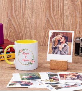 İki İsimli Çiftlere Özel Sarı Kupa Bardak ve Ahşap Standlı Polaroid Set