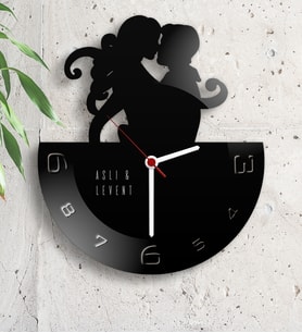BK Gift Kişiye Özel Sevgililer Tasarımlı Ahşap Duvar Saati  1