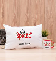 Spiker Dikdörtgen Yastık ve Kırmızı Kupa Bardak
