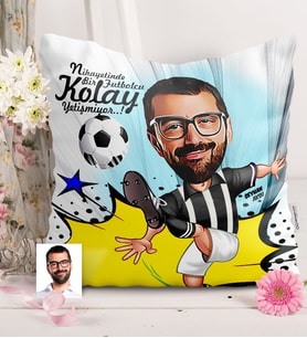 BK Gift Kişiye Özel Bay Futbolcu Siyah Beyaz Karikatürlü  Yastık  1