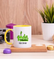 Gıda Teknikeri Ahşap Altlıklı Mumlu Sarı Kupa Bardak