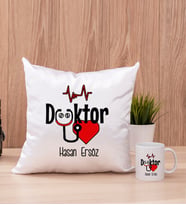 Doktor Kare Yastık ve Beyaz Kupa Bardak