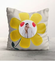 BK Gift Kişiye Özel Fotoğraflı Dekoratif Papatya Yastık (Beyaz)