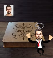 Kişiye Özel İş Adamı Karikatürlü Ahşap Anahtarlık Kutulu Bay-3