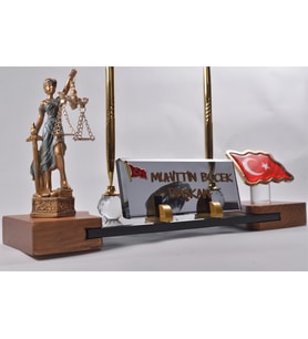 Cam Masa İsimliği Adalet Terazili Türk Bayraklı