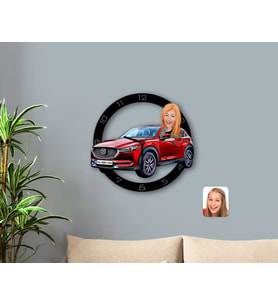 BK Gift Kişiye Özel Plakalı Kadın Mazda 6 Karikatürlü Ahşap Duvar Saati-1 (Beyaz)