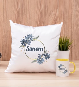 Çiçek Desenli İsme Özel Kare Yastık ve Sarı Kupa Bardak